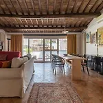 Banchi Vecchi Apartment With Terrace
